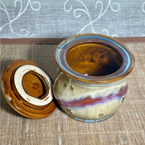 Adorable Santa Glazed Ceramic Christmas Sugar Bowl, Cotton Swab or Trinket Box - Picture 5 of 6